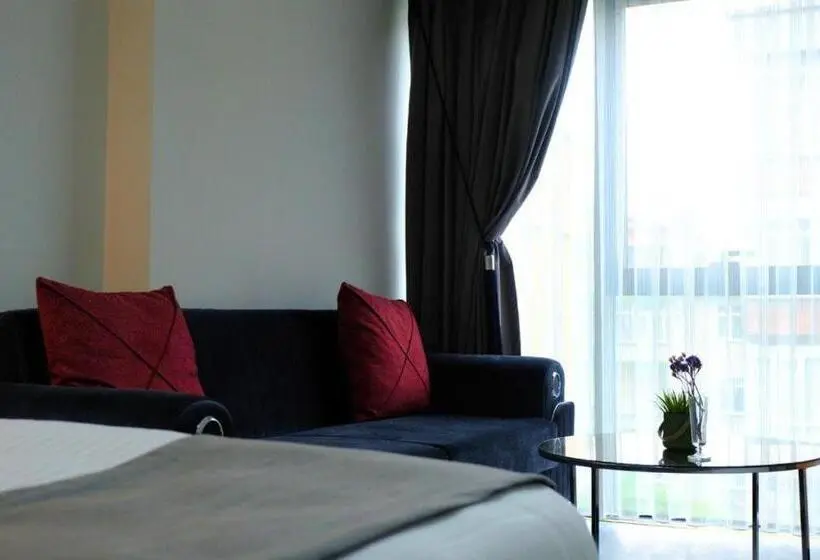 Standard-huone, Liza Suit