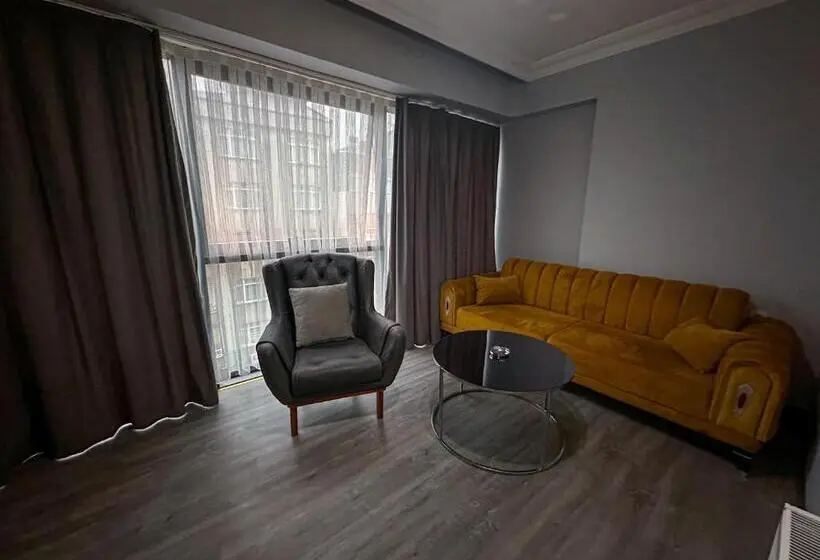 Deluxe-huone, Liza Suit