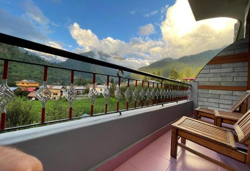 Family Suite, Marigold , Pulga