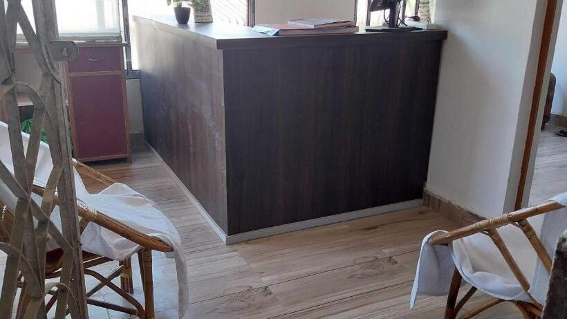 اتاق کلاسیک سه تخته, Oyo Flagship Family