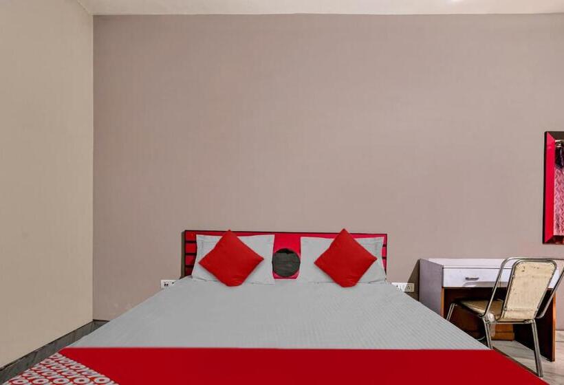 غرفة كلاسيكية ثلاثية, Oyo Guldasta Marriage Hall