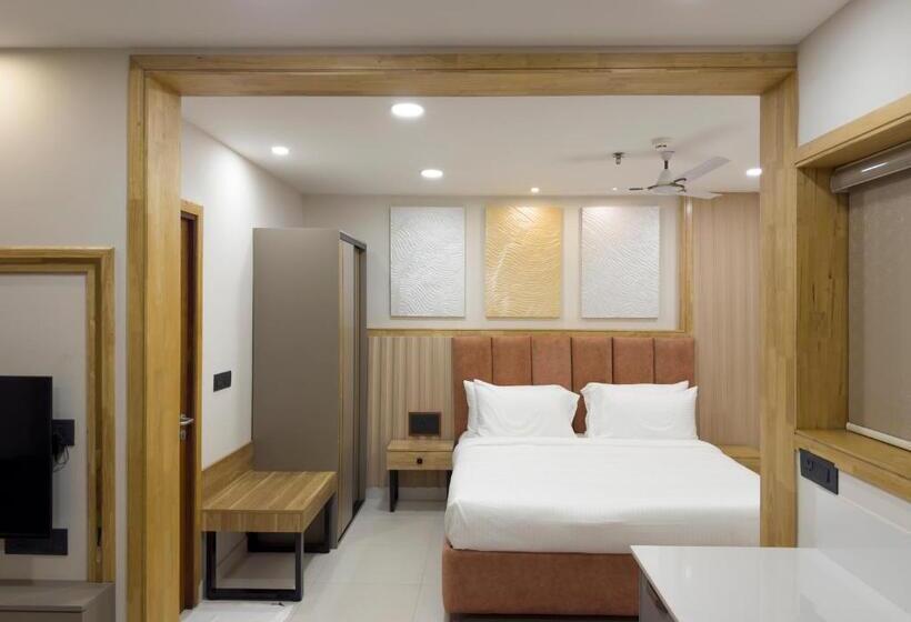 Номер Deluxe, The Habitat Suites