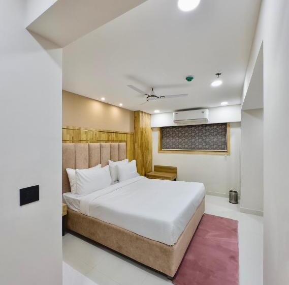 Номер Superior, The Habitat Suites
