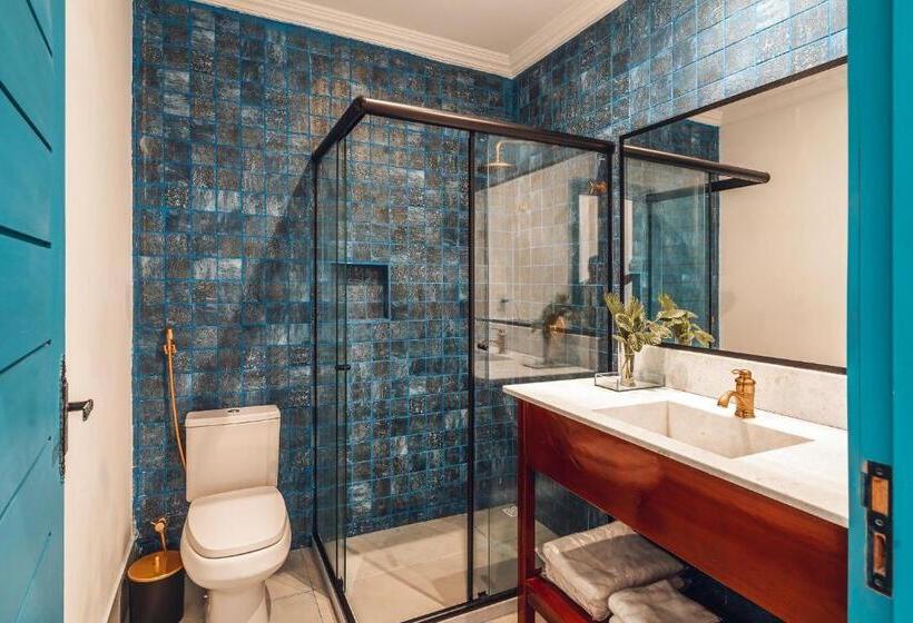 جناح سرير كينج, Villa Dos Poetas