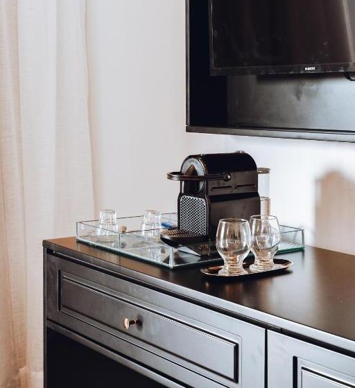 بنجلو عائلى, Villa Dos Poetas