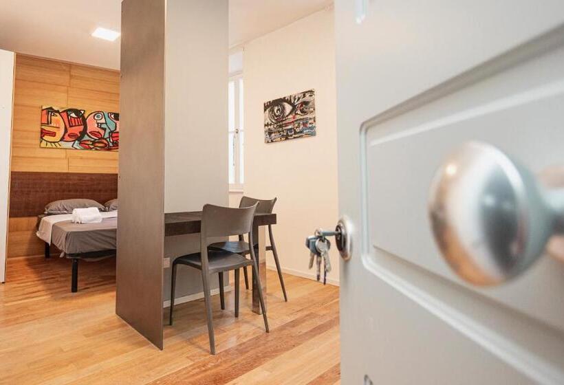 استودیوی استاندارد, Hurban Apartments Venezian