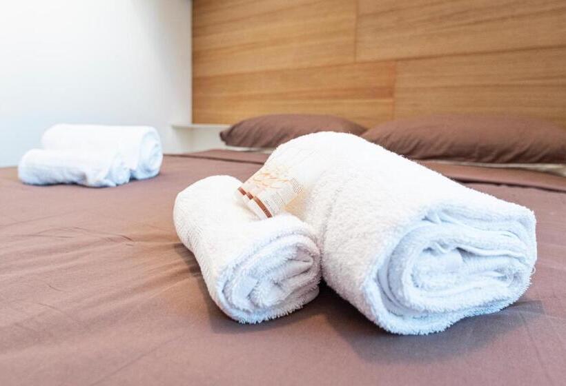 استودیو خانوادگی, Hurban Apartments Venezian