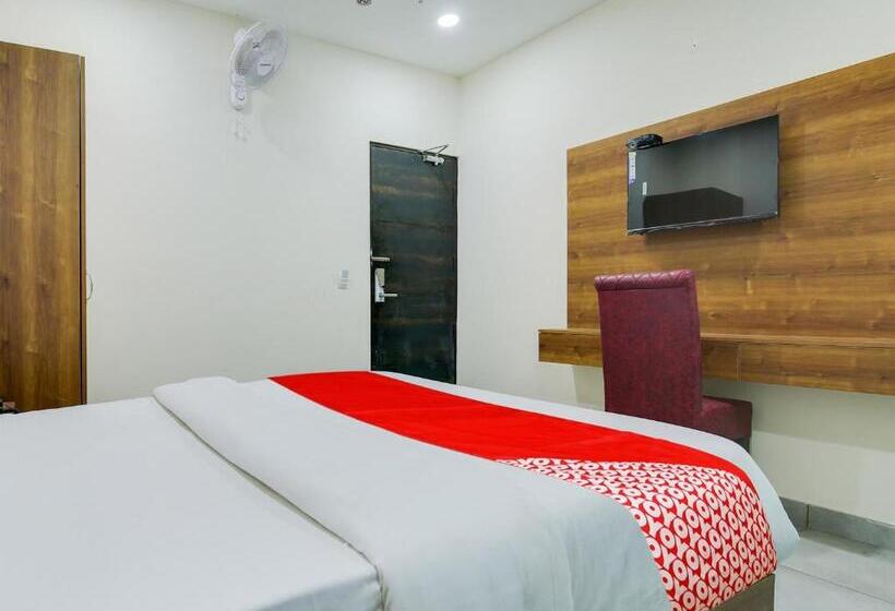 Трехместный Номер Классика, Oyo Hotel Dream Majestic