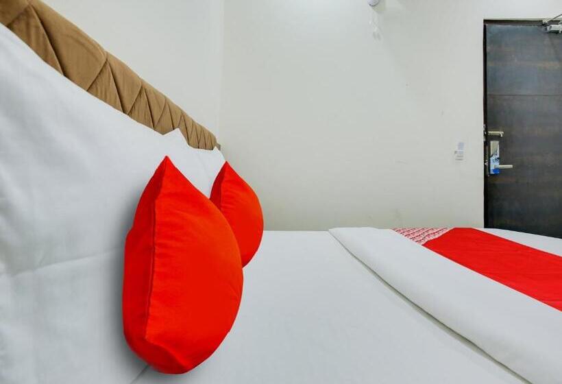 Трехместный Номер Классика, Oyo Hotel Dream Majestic
