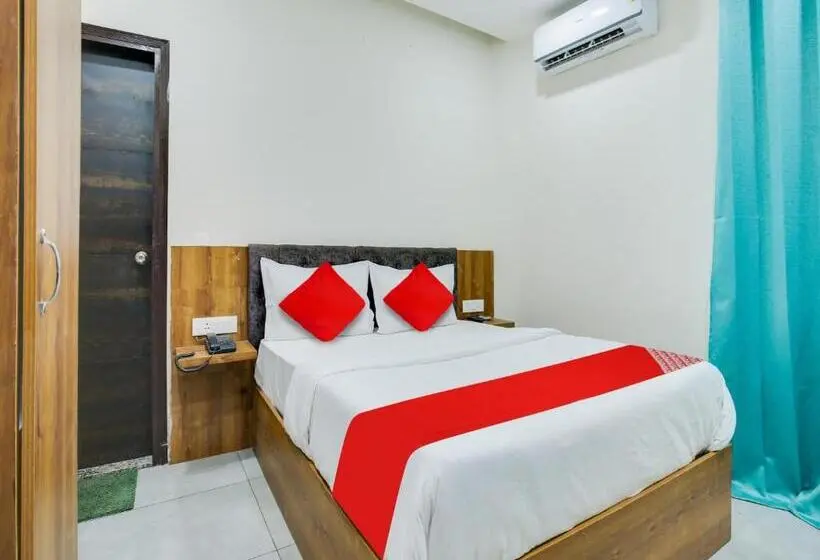 Classic Kolmen Hengen Huone, Oyo Hotel Dream Majestic