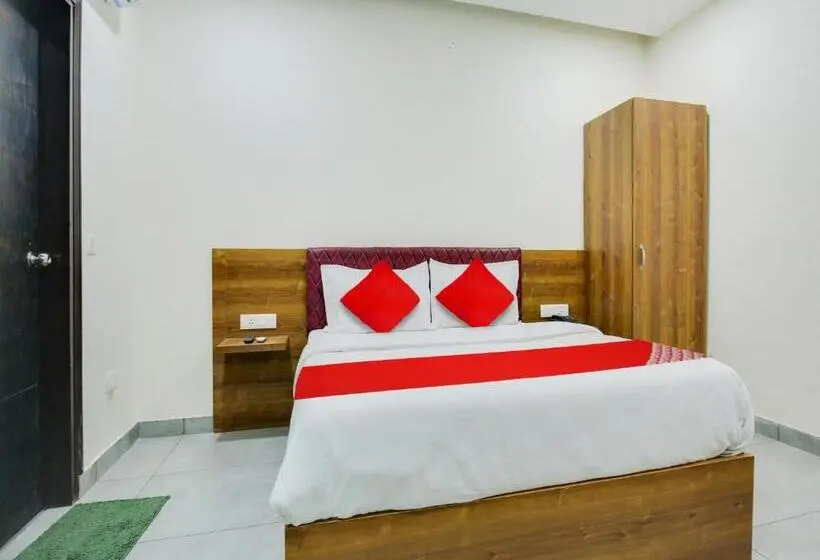 Classic Kolmen Hengen Huone, Oyo Hotel Dream Majestic
