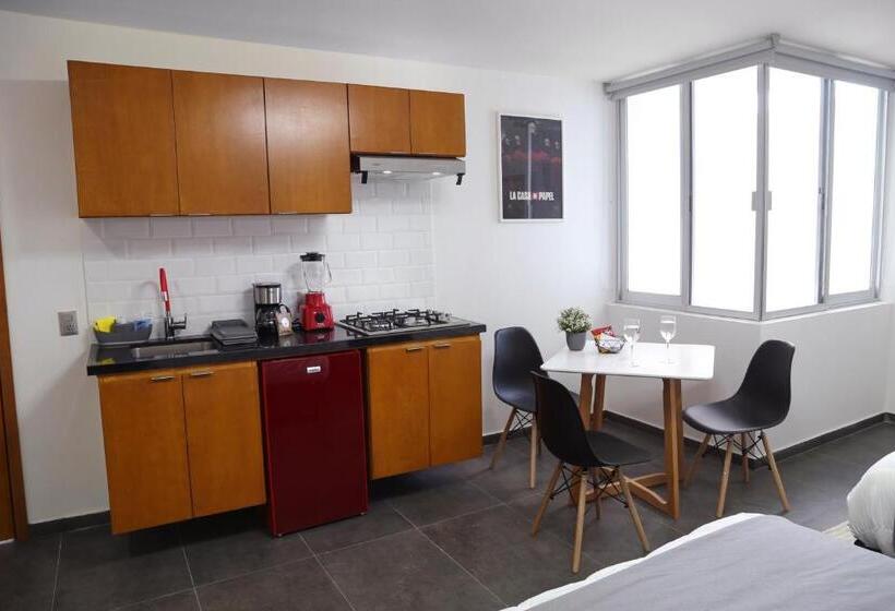 اتاق لوکس با بالکن, Casa Cheljo