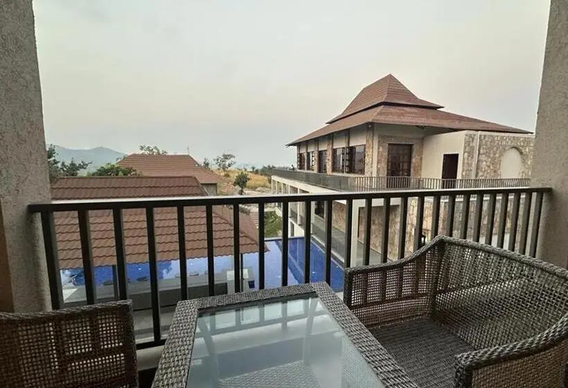 Standard-huone Allasnäkymä, Sajjan Bagh Resort Kumbhalgarh