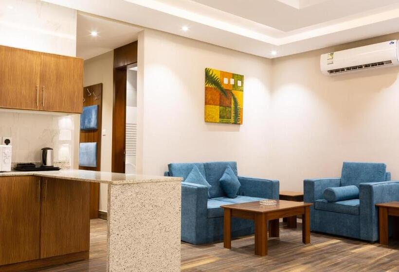 ジュニアスイート, أجنحة بالم تري للشقق المخدومه