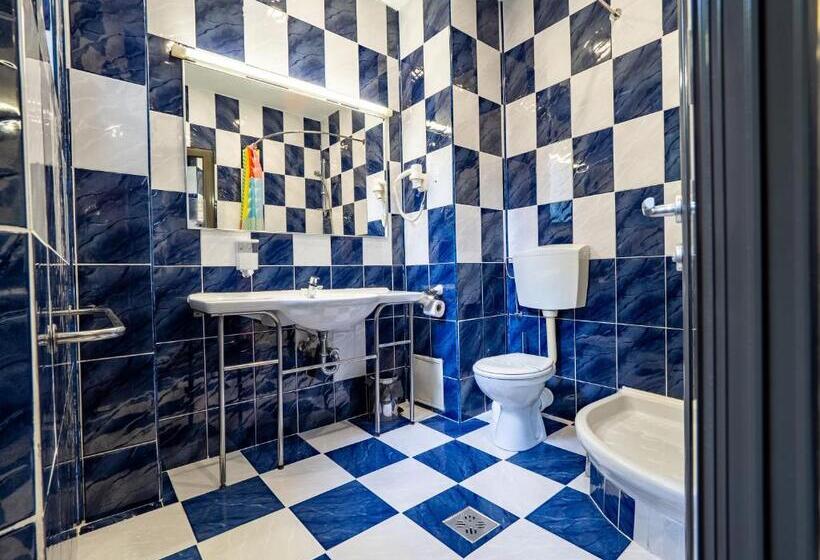 스탠다드 룸, Anca