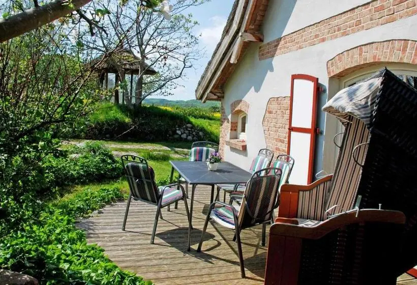 Talo 2 Makuuhuonetta, Ferienhaus Unterm Reetdach