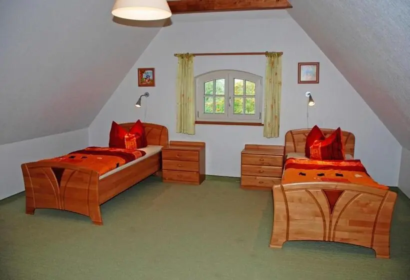 Talo 1 Makuuhuone, Ferienhaus Unterm Reetdach