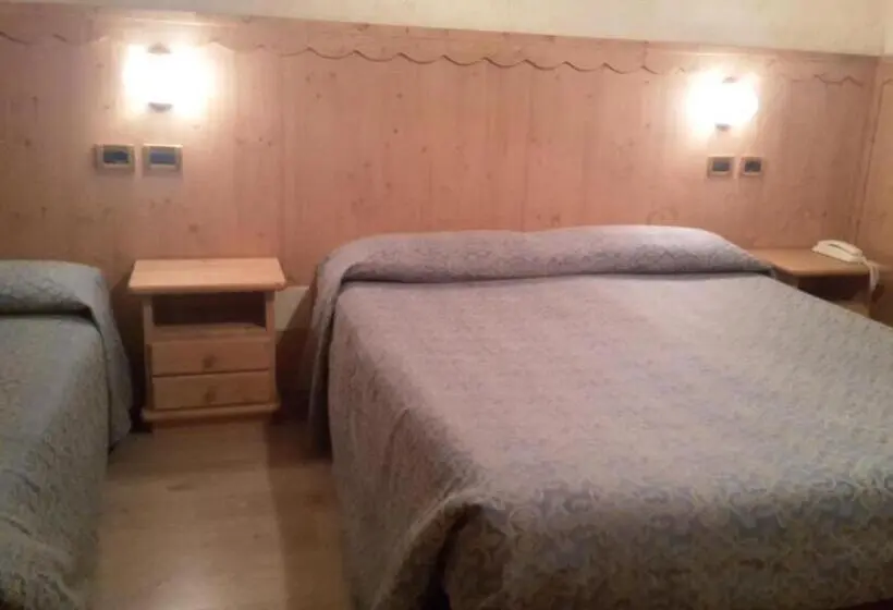 Standard Kolmen Hengen Huone, Mignon