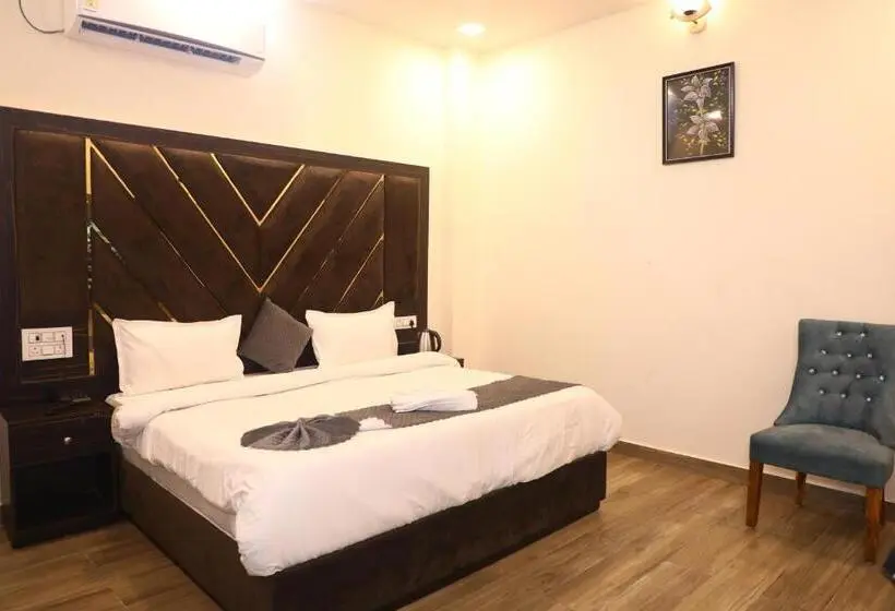 Deluxe-huone King-vuode, Shreya Galaxy With Swimming Pool  Best Property In Haridwar
