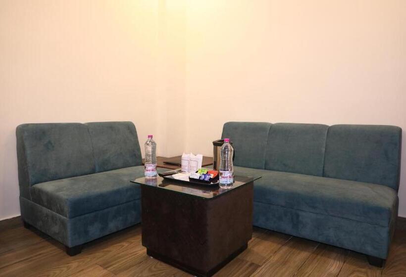 Quarto Deluxe Cama King, Shreya Galaxy With Swimming Pool  Best Property In Haridwar