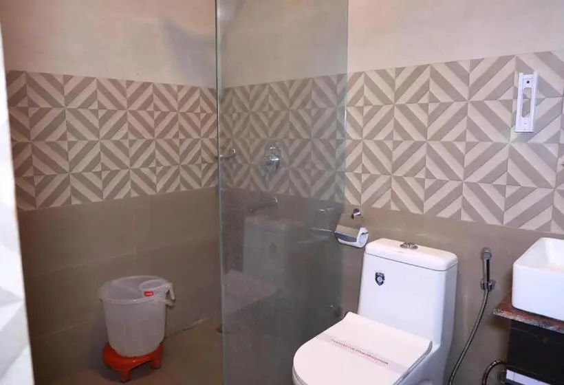 Deluxe-huone King-vuode, Shreya Galaxy With Swimming Pool  Best Property In Haridwar