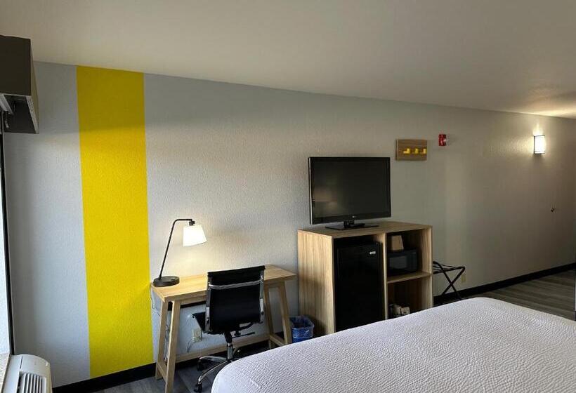 Люкс Deluxe Кровать Кинг, Super 8 By Wyndham Alexandria La