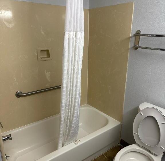 Люкс Адаптированный для Инвалидов, Super 8 By Wyndham Alexandria La