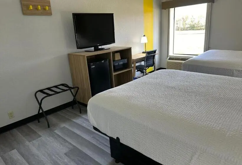 اتاق استاندارد, Super 8 By Wyndham Alexandria La