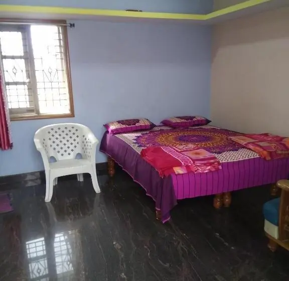 バルコニー付きデラックスルーム, Rathna Home Stay
