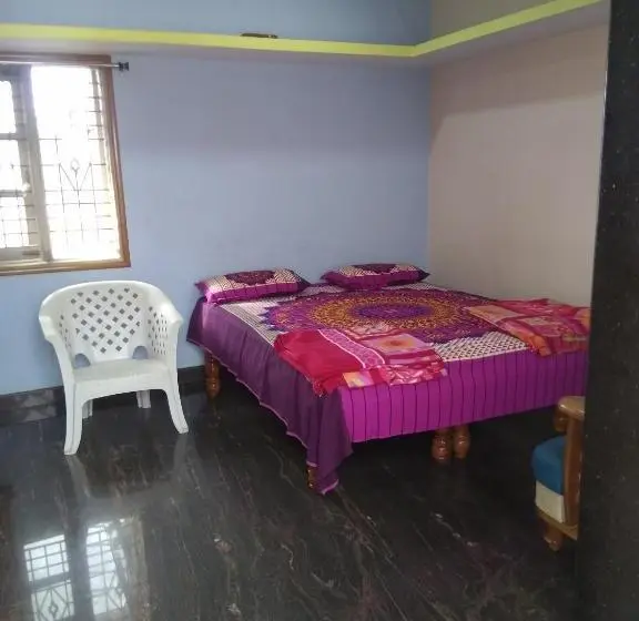 バルコニー付きデラックスルーム, Rathna Home Stay