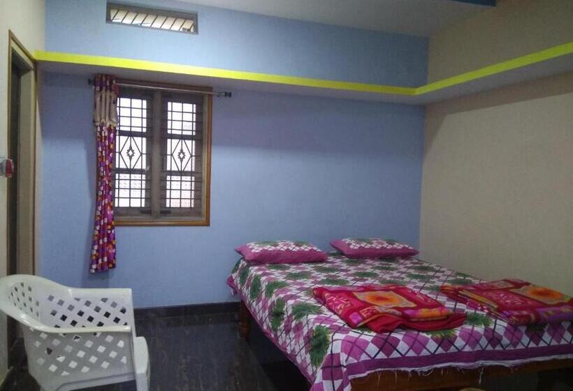 غرفة ديلوكس مزودة بشرفة, Rathna Home Stay