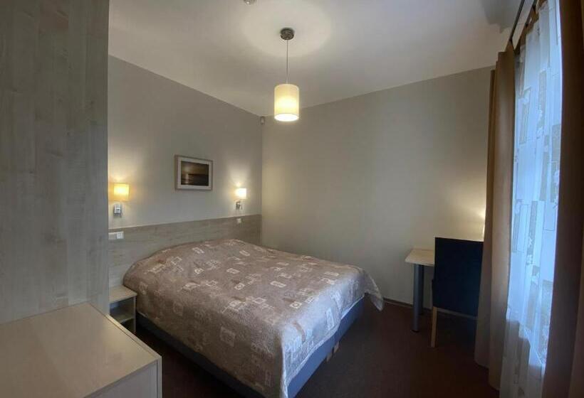 آپارتمان 1 خوابه با چشمانداز باغ, Vila Claudia