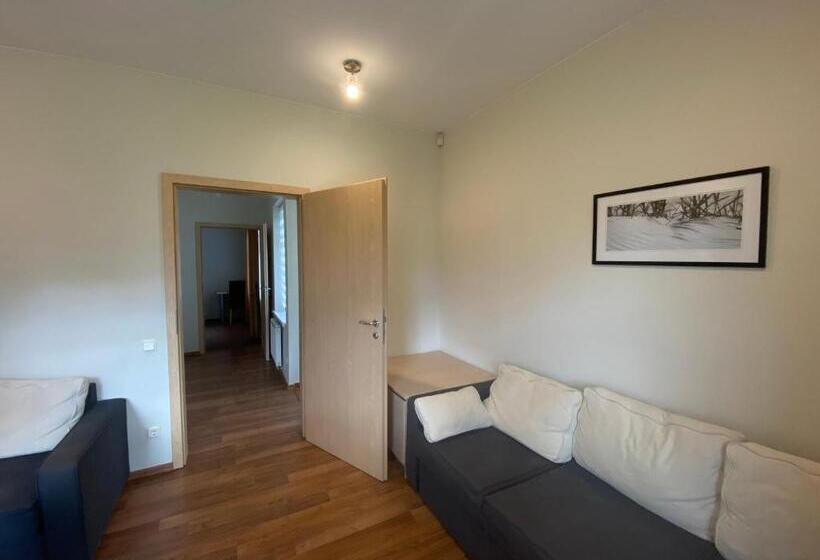 آپارتمان 1 خوابه با چشمانداز باغ, Vila Claudia