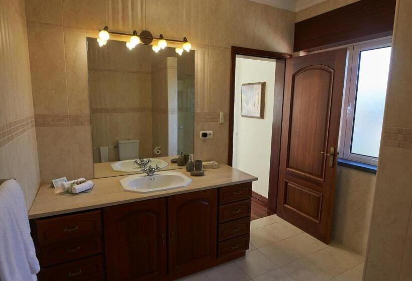 חדר דלוקס עם מרפסת נוף לים, Vivenda Da Saudade B&b