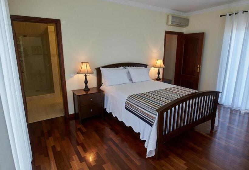 חדר דלוקס עם מרפסת נוף לים, Vivenda Da Saudade B&b