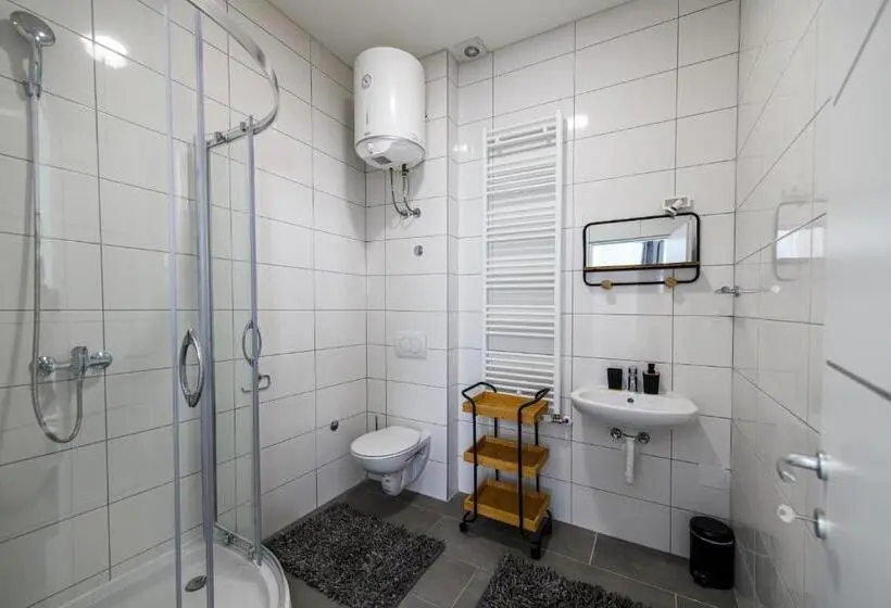 スーペリアールーム, Hostel Os