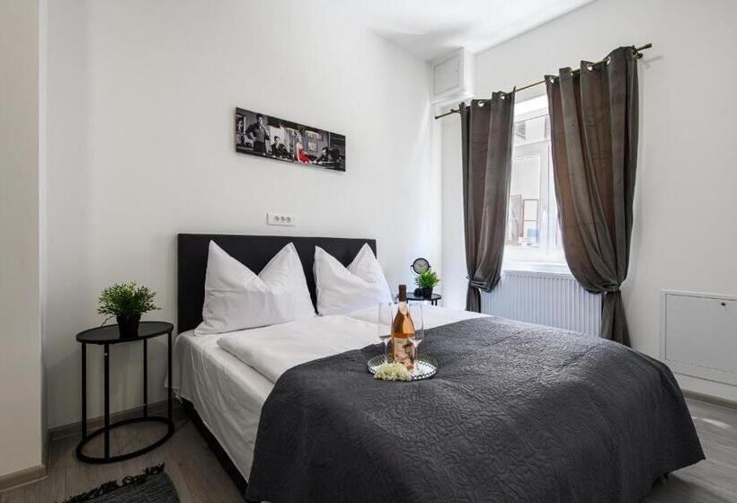 חדר סופריור, Hostel Os