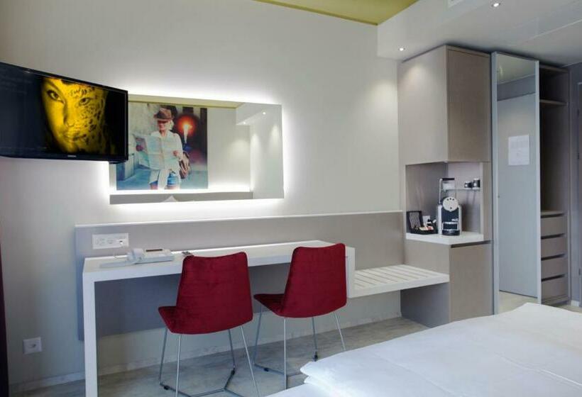 غرفة قياسية, City Locarno