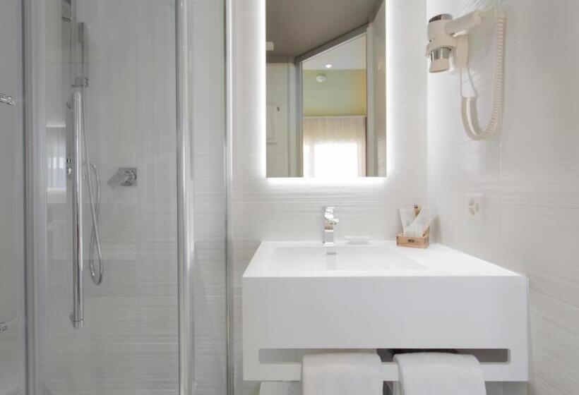 غرفة إقتصادية, City Locarno