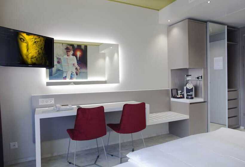 غرفة قياسية, City Locarno