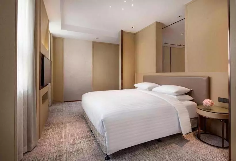 Executive Suite King Bed