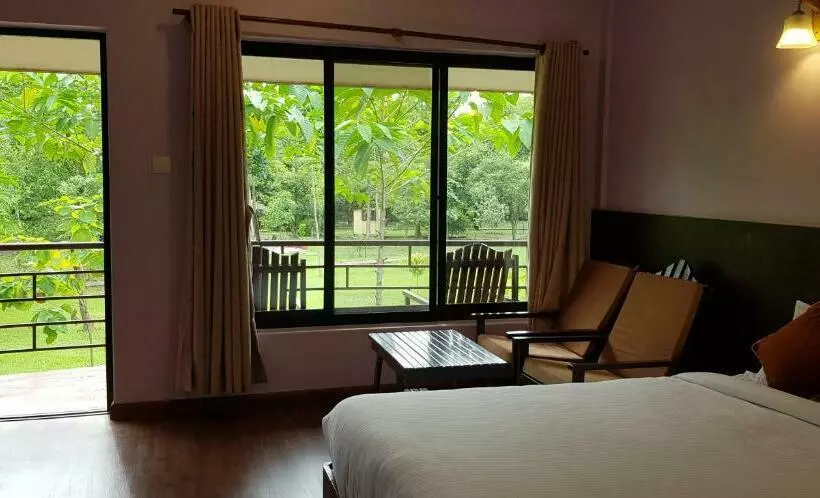 اتاق لوکس, Lumbini Buddha Garden Resort