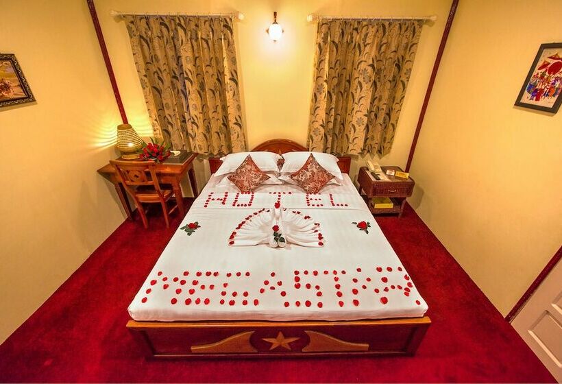 بانگلوی لوکس, Mega Star