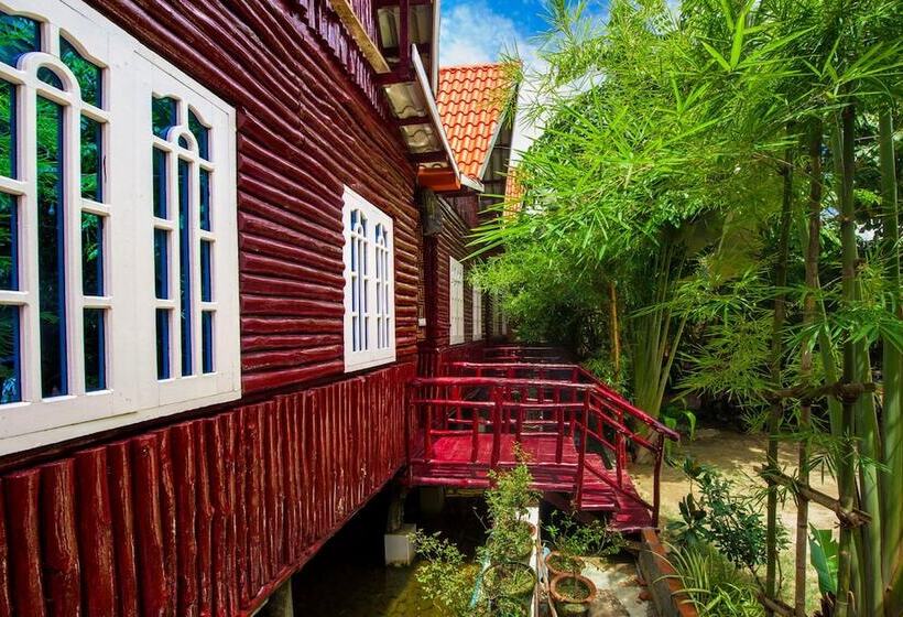 بانگلوی لوکس, Mega Star