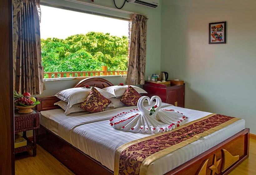 اتاق لوکس, Mega Star