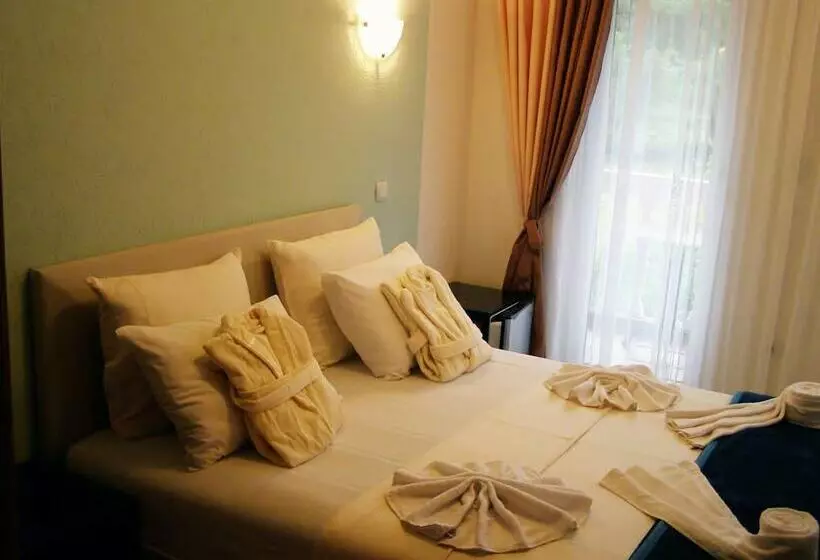 استودیو استاندارد با چشم‌انداز باغ, Wellness & Spa Angelo Gabriel