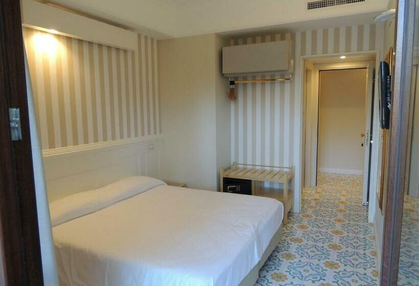 Номер Стандарт с Балконом, Zeus