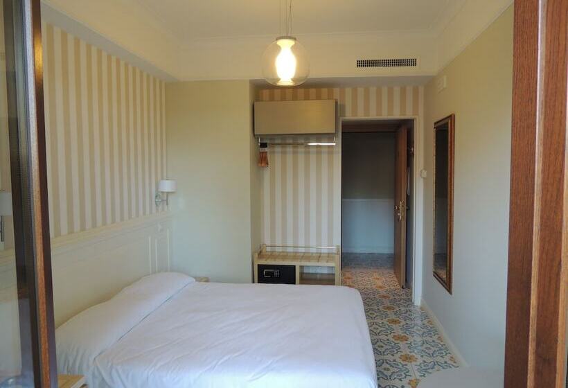 Номер Стандарт с Балконом, Zeus