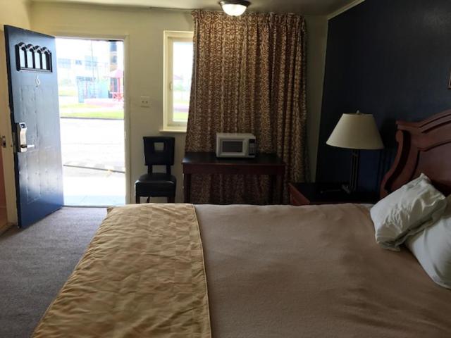 带大床的标准间, Sunset Inn