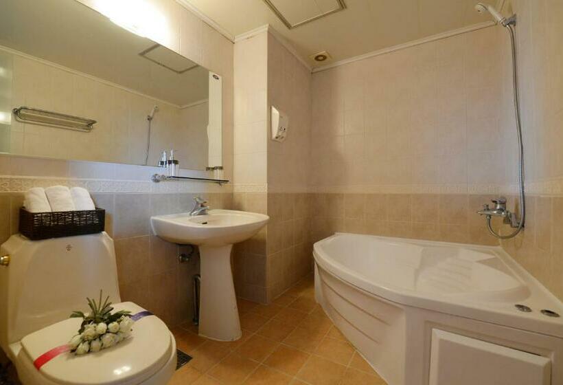 اتاق استاندارد با چشم‌انداز دریا, Nova Motel